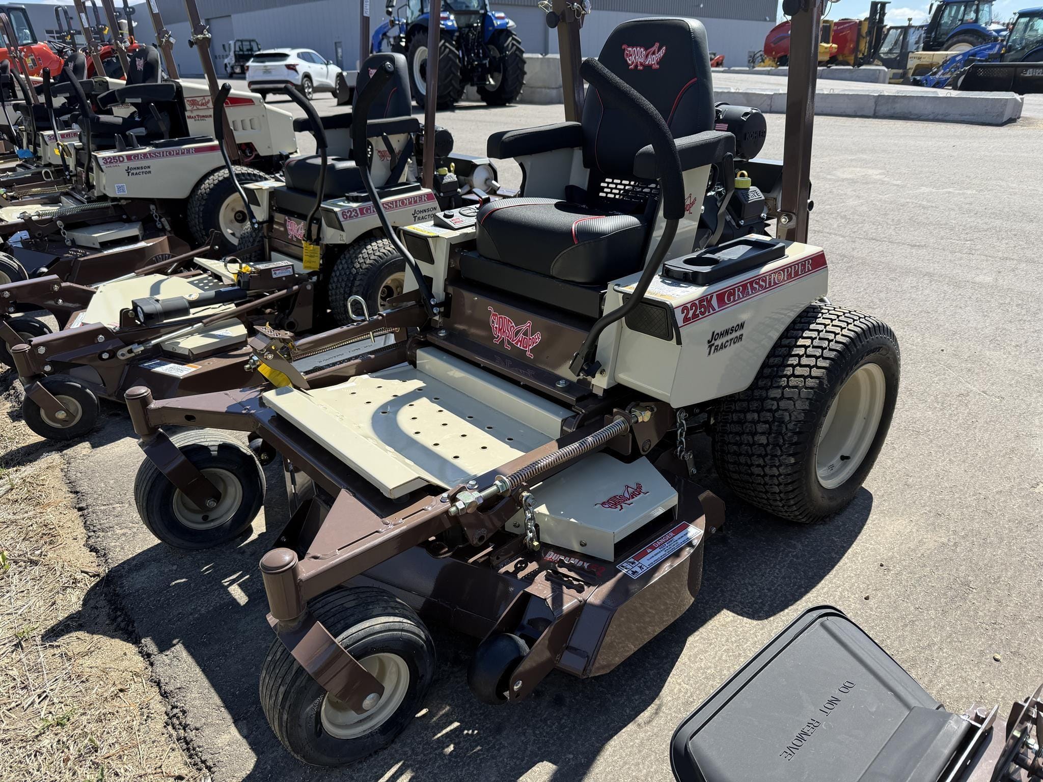 2023 Grasshopper 225V Equipment Image0