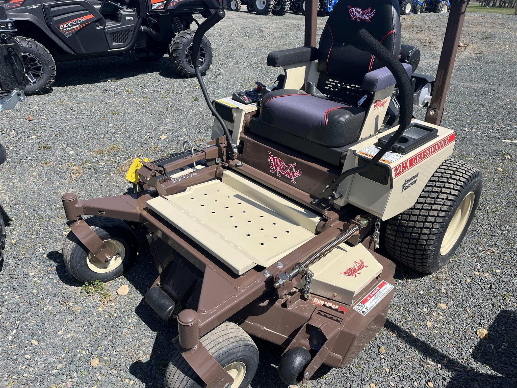 2023 Grasshopper 225V Equipment Image0