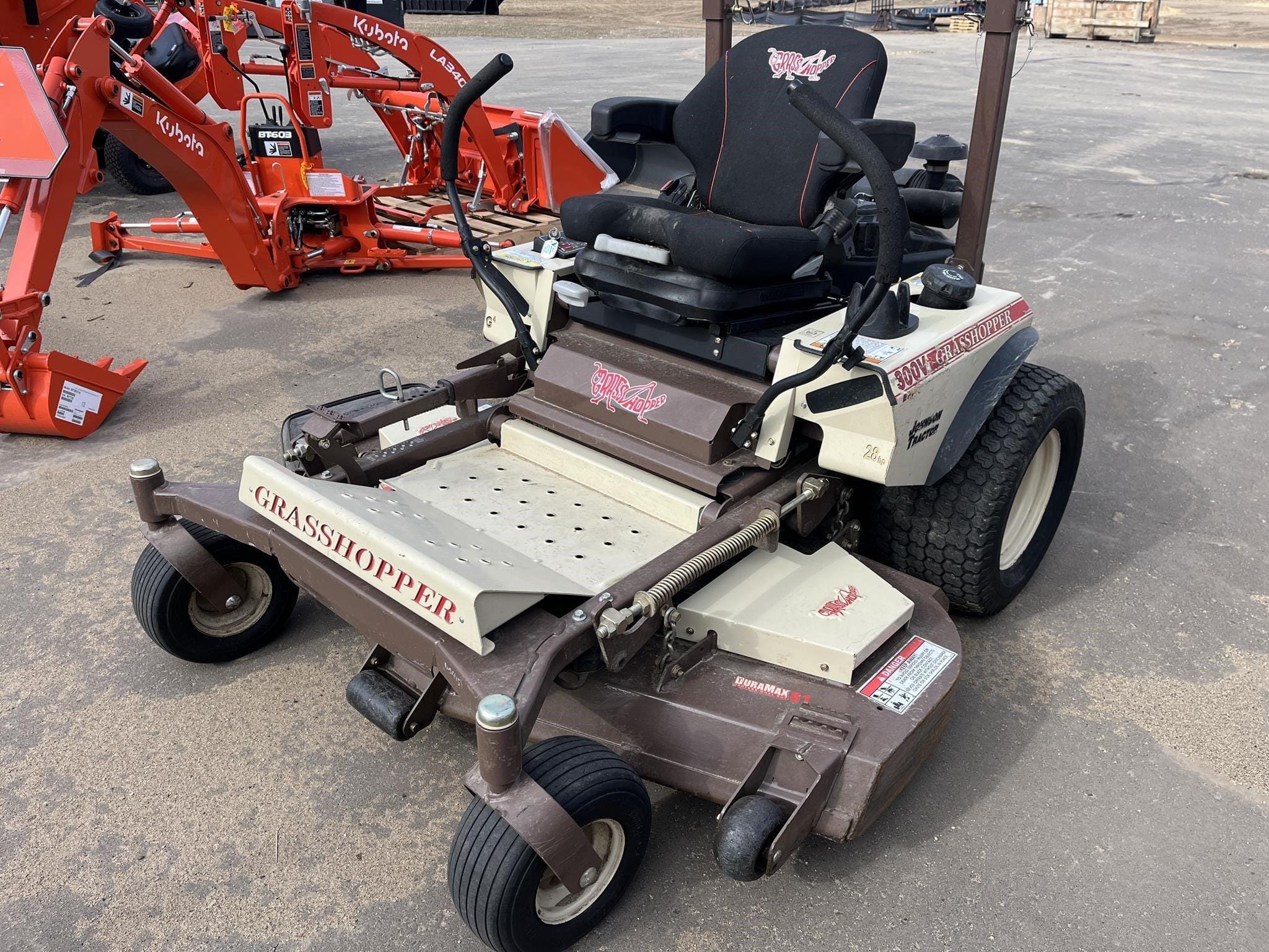 2023 Grasshopper 328G4 Equipment Image0