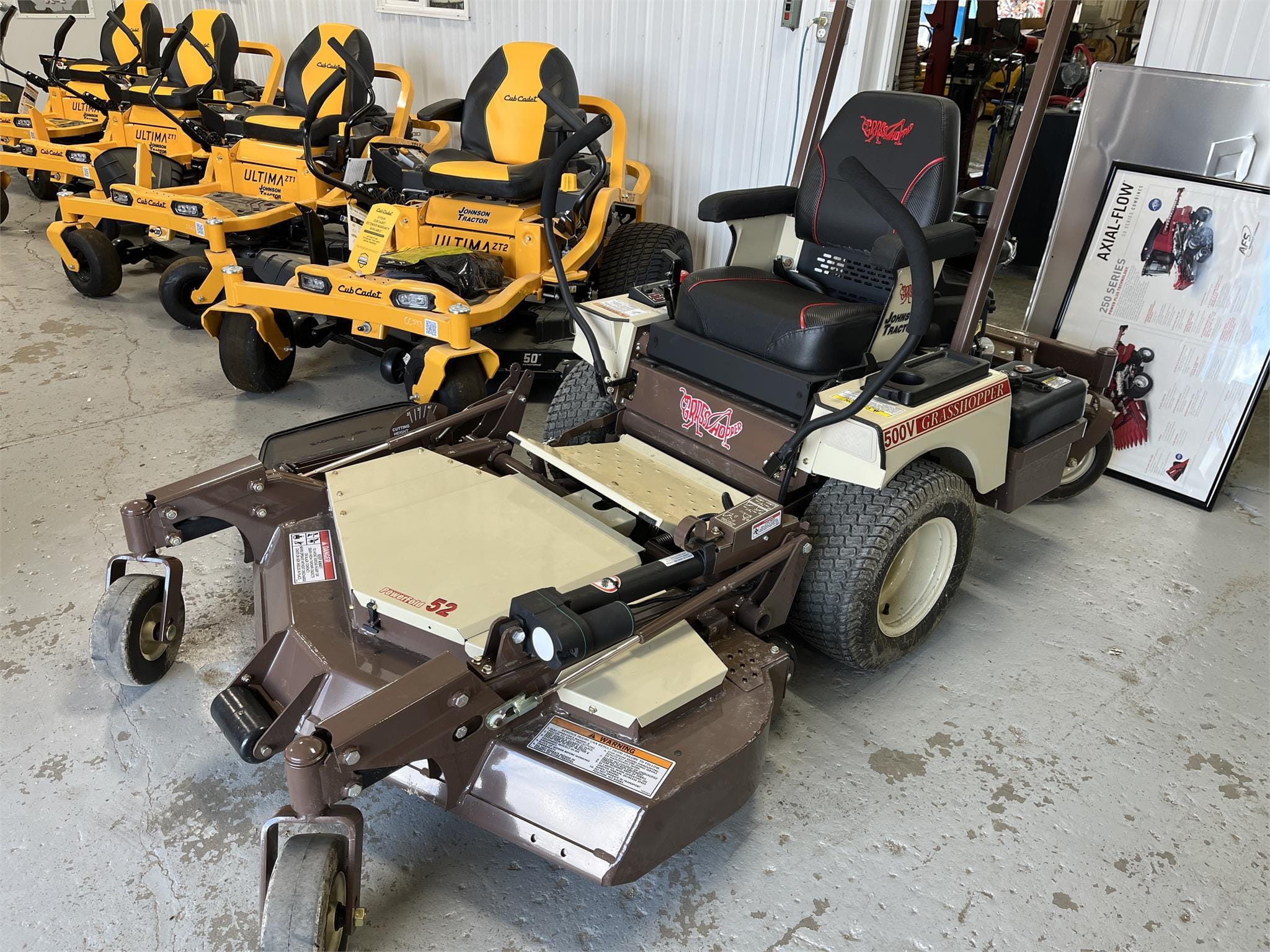 2023 Grasshopper 526V Equipment Image0