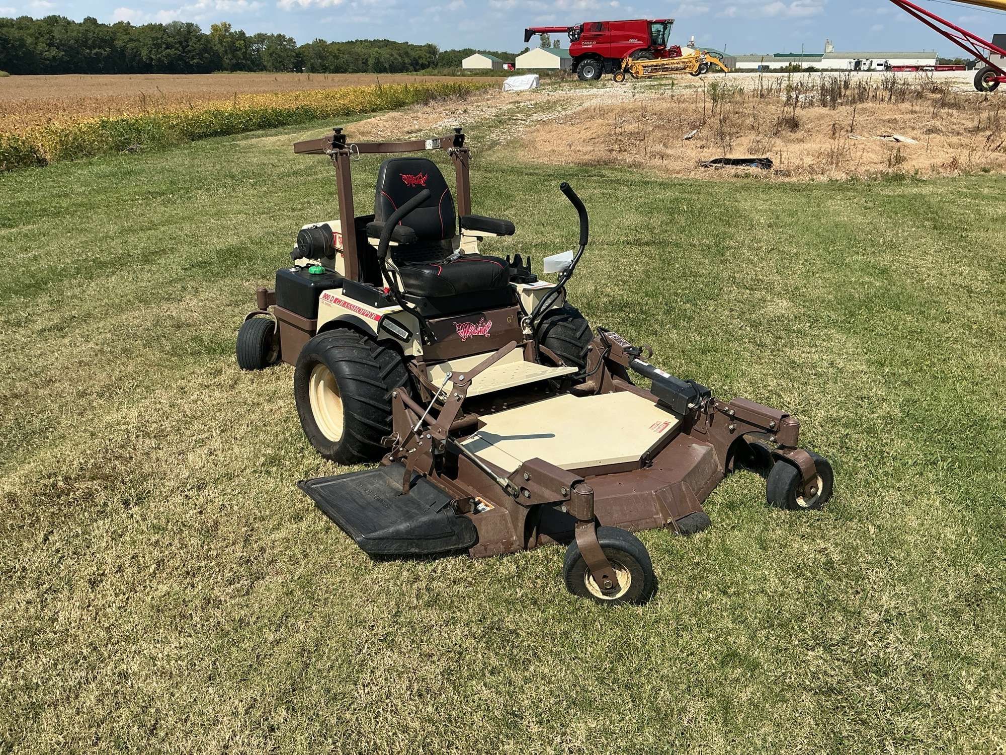 2023 Grasshopper 900D Equipment Image0