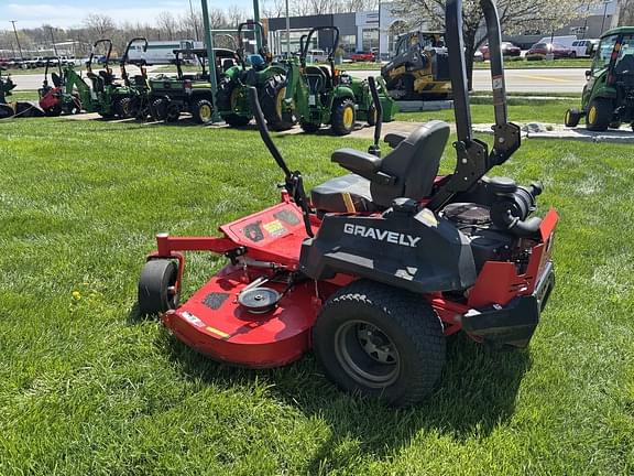 Image of Gravely  Pro Turn 272 equipment image 3