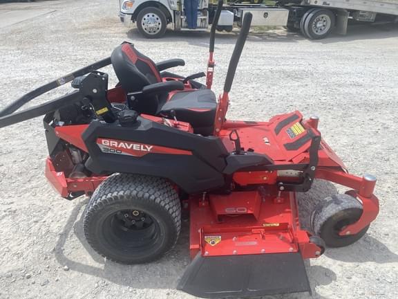 Image of Gravely Pro-Turn 360 equipment image 2
