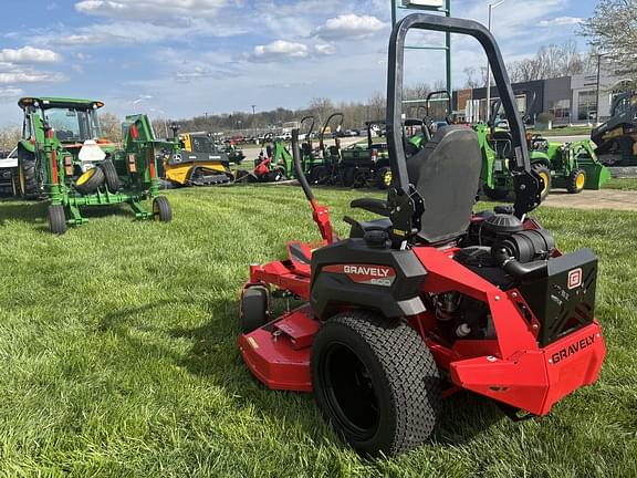 Image of Gravely Pro-Turn 660 equipment image 3