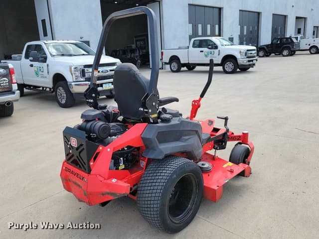 Image of Gravely Pro-Turn 660 equipment image 4