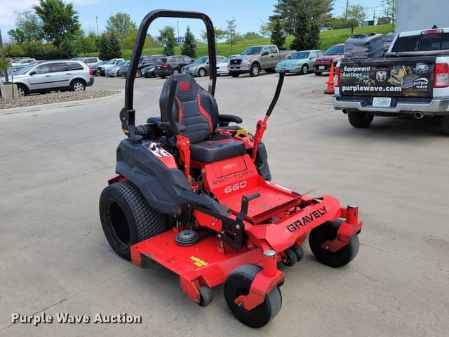 Image of Gravely Pro-Turn 660 equipment image 2