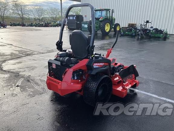 Image of Gravely Pro-Turn 672 equipment image 3