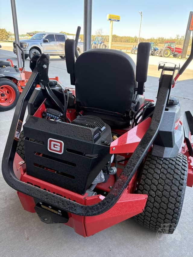Image of Gravely Pro-Turn 360 equipment image 4