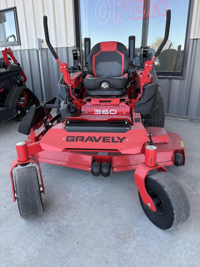 Image of Gravely Pro-Turn 360 equipment image 2