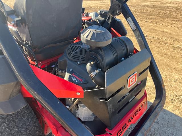 Image of Gravely Pro-Turn 360 equipment image 4