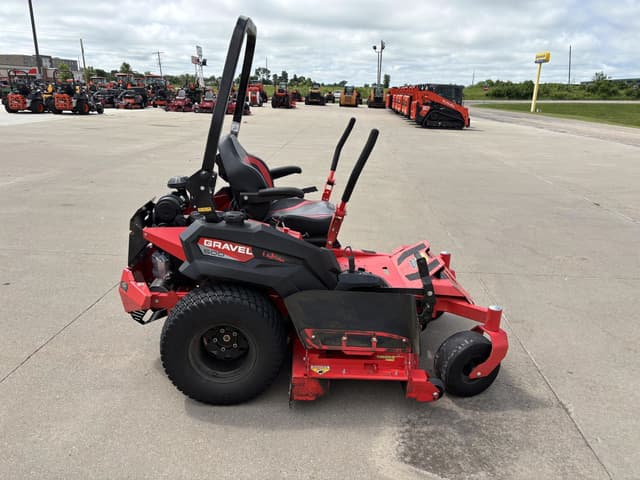 Image of Gravely Pro-Turn 560 equipment image 4