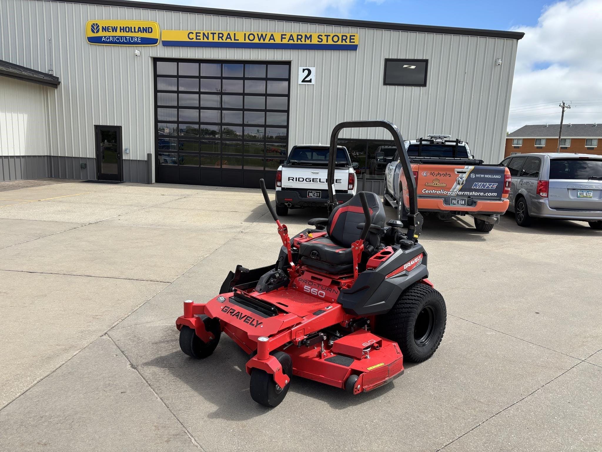 2023 Gravely Pro-Turn 560 Equipment Image0