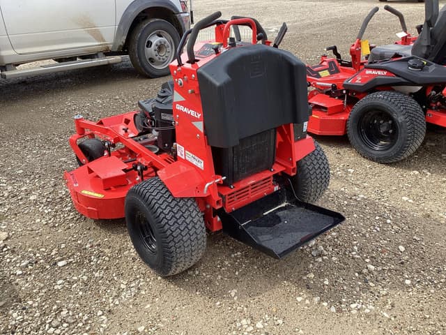 Image of Gravely Pro-Turn Z equipment image 3