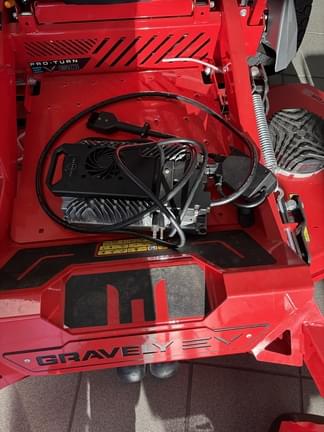 Image of Gravely Pro-Turn EV equipment image 4