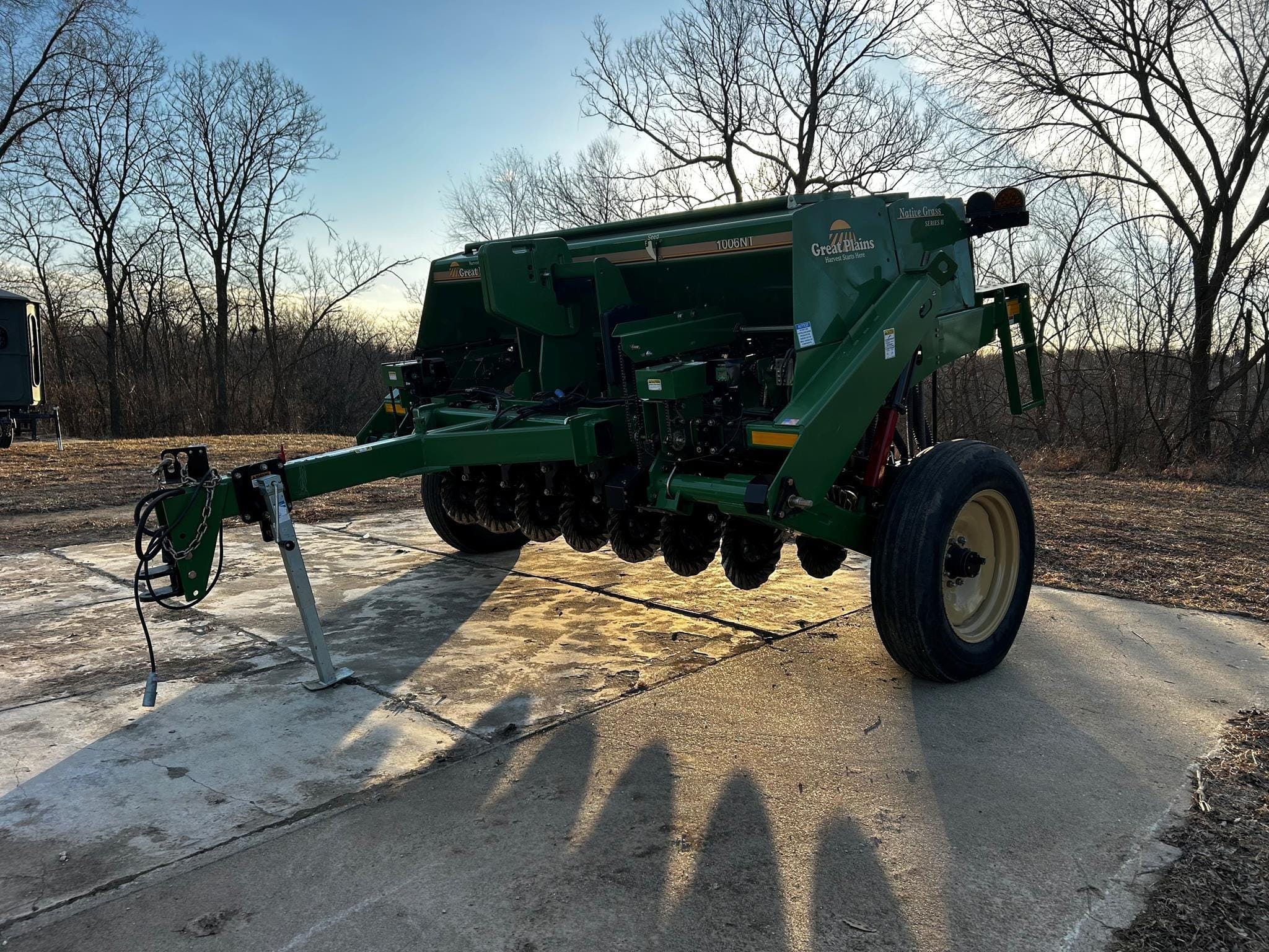 2023 Great Plains 1006NT Equipment Image0