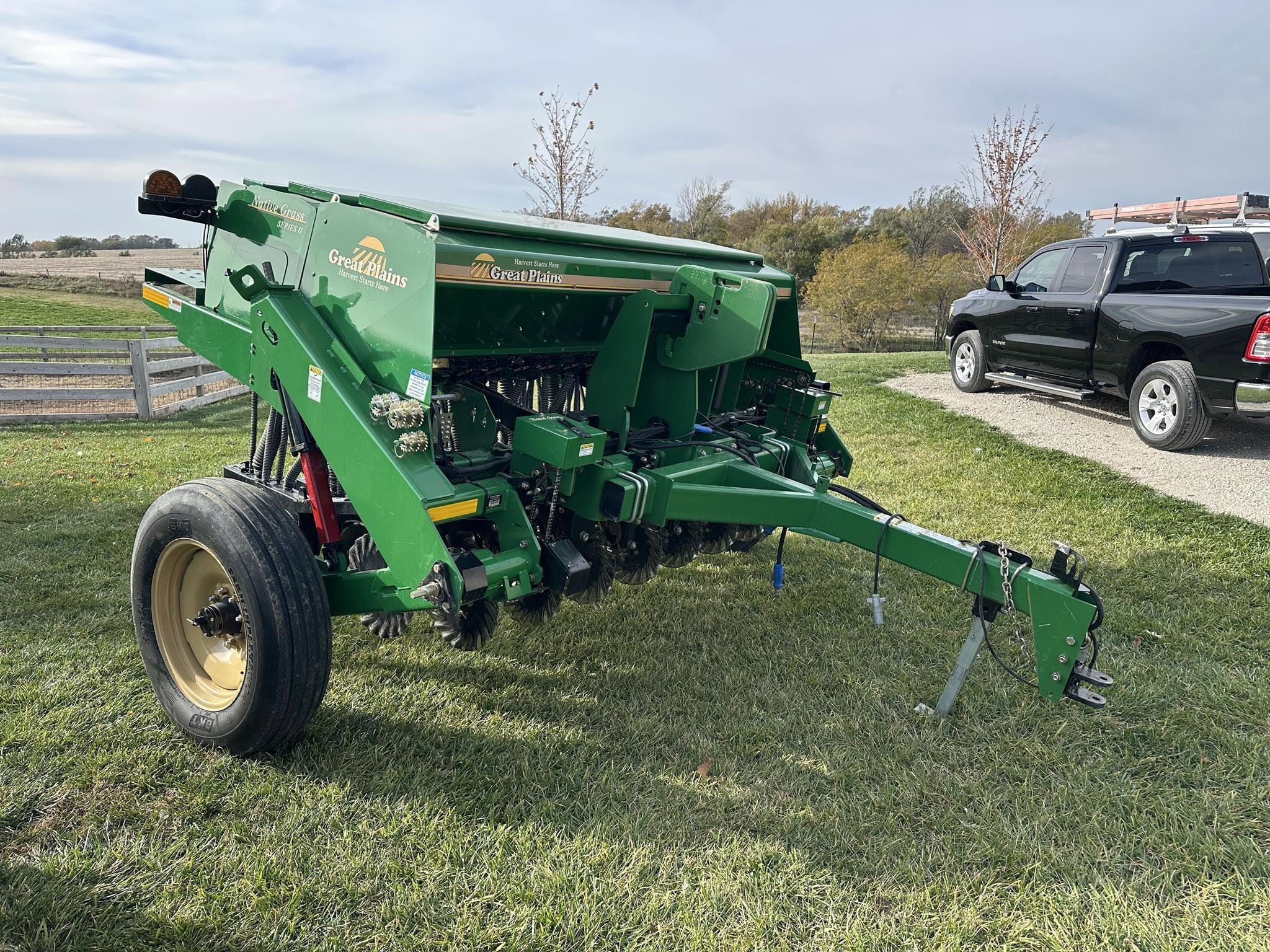 2023 Great Plains 1006NT Equipment Image0