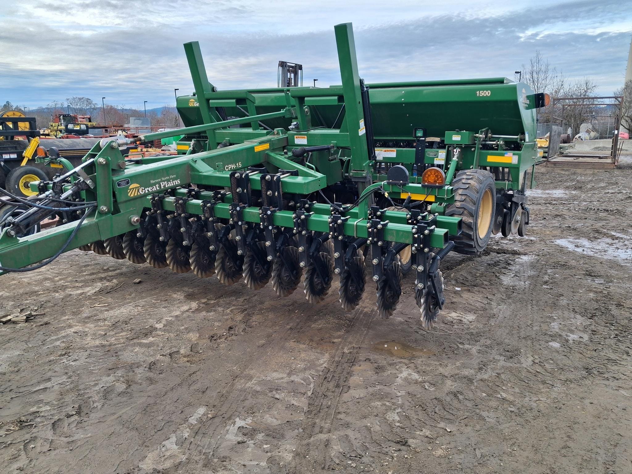 2023 Great Plains 1500-3006 Equipment Image0