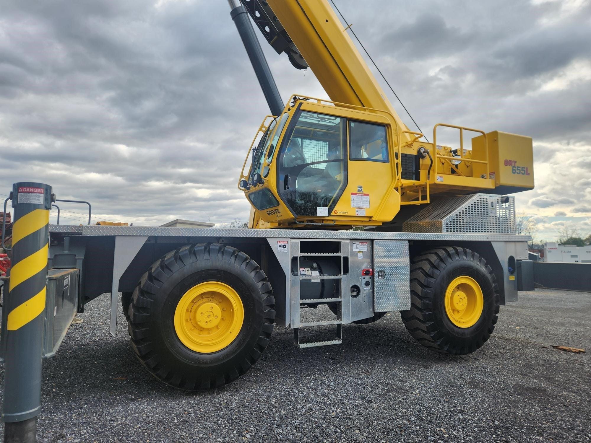 2023 Grove GRT655L Equipment Image0
