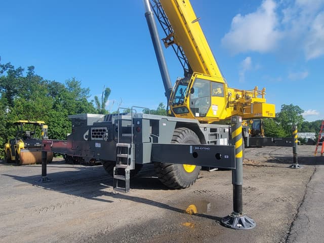 Image of Grove GRT8120 equipment image 3