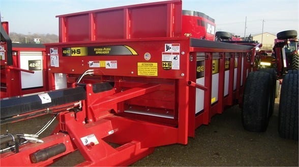 2023 H&S 4242 Equipment Image0
