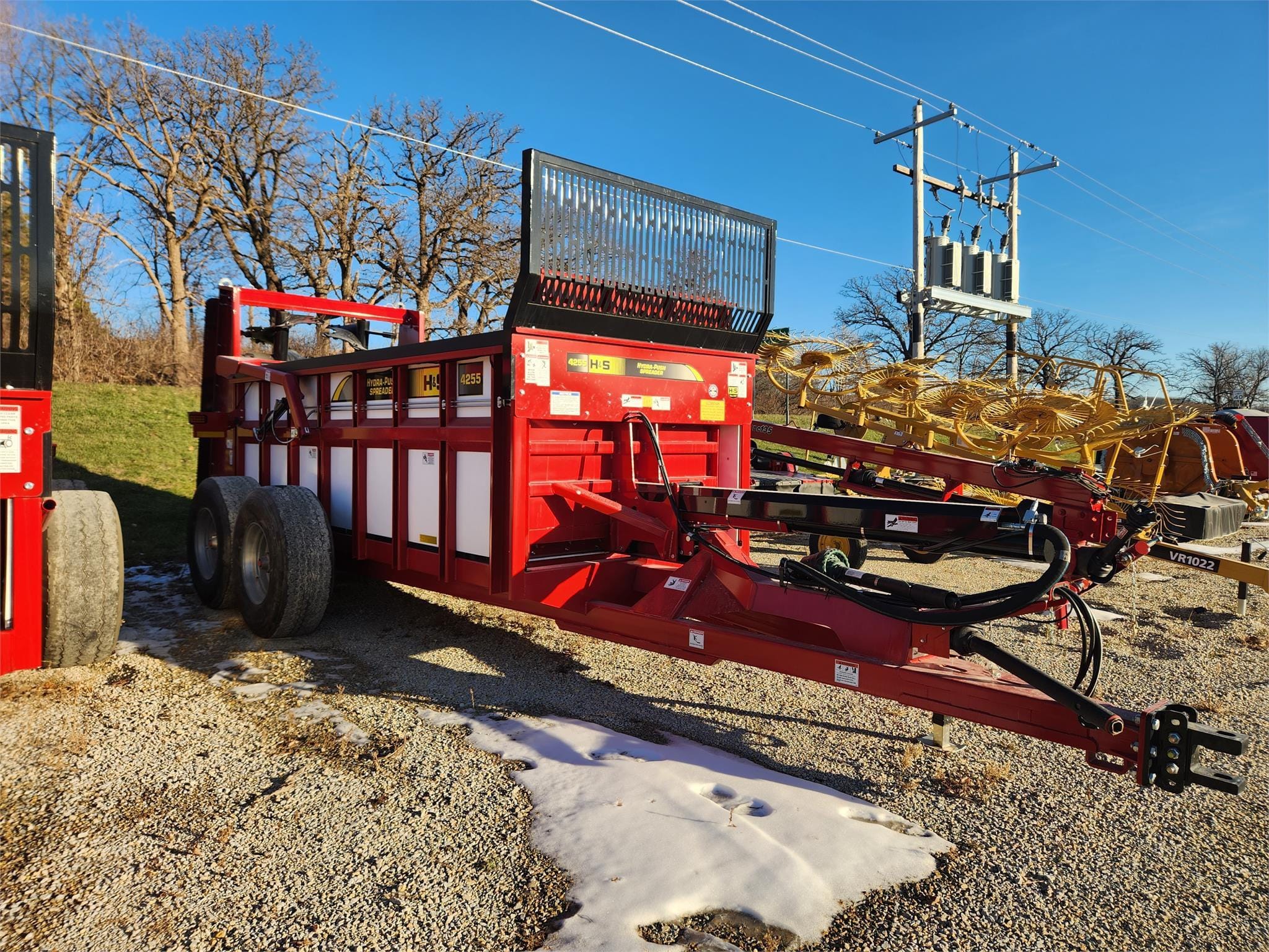 2023 H&S HPV4255 Equipment Image0