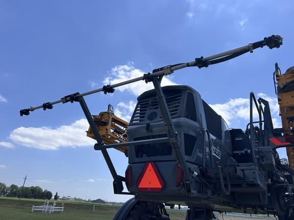 Image of Hagie STS12 equipment image 4