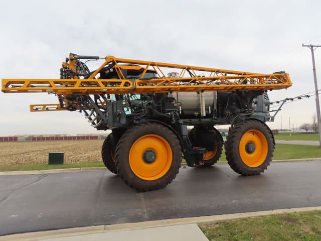 Image of Hagie STS12 equipment image 2