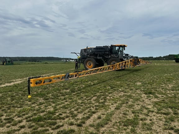 2023 Hagie STS12 Equipment Image0