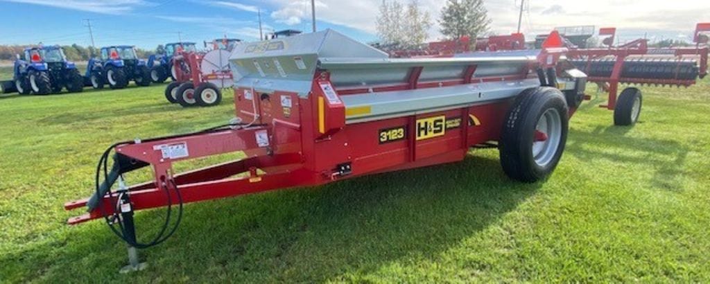 2023 H&S 3123 Equipment Image0