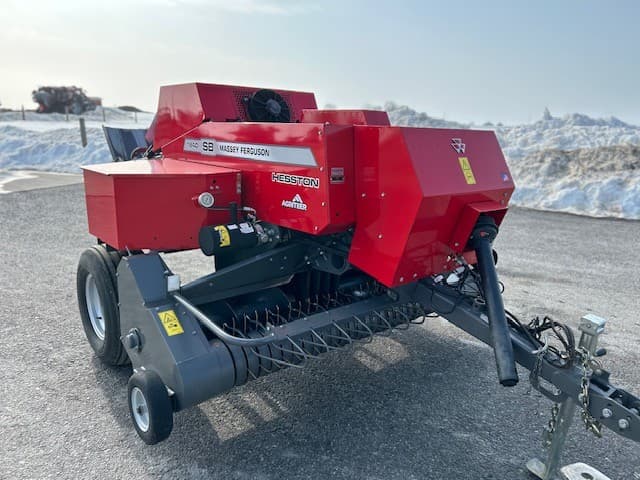 Image of Massey Ferguson Hesston 1840 equipment image 2