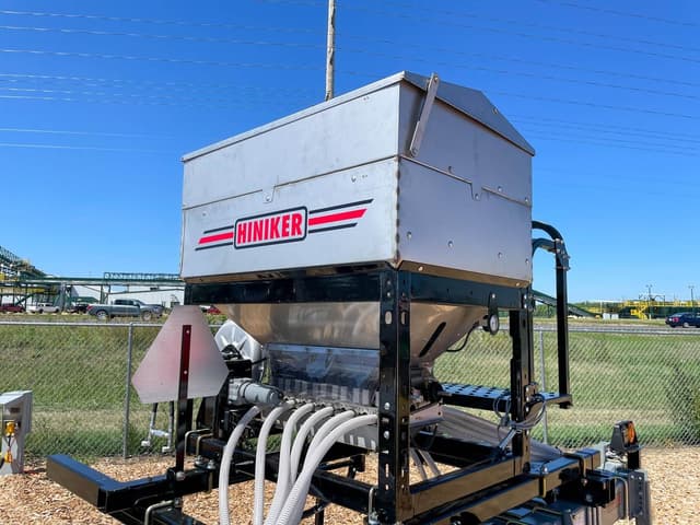 Image of Hiniker 7055 equipment image 1