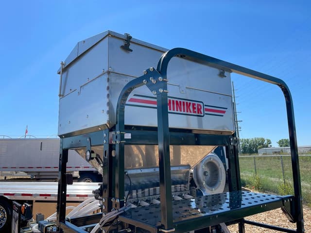 Image of Hiniker 7055 equipment image 4