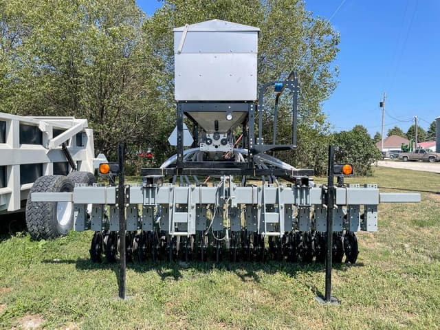 Image of Hiniker CC7000 equipment image 1