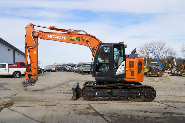 Image of Hitachi ZX135US-6 equipment image 2