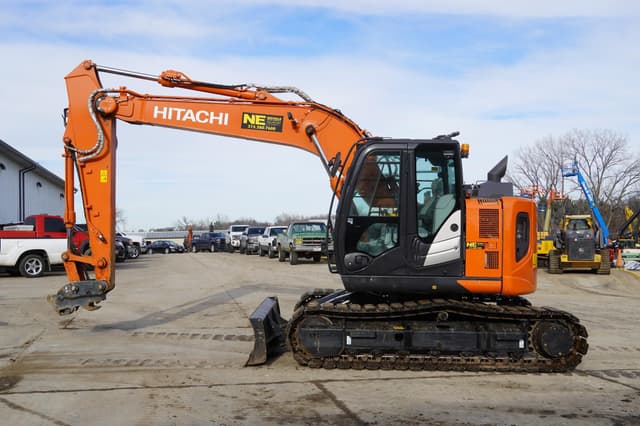 Image of Hitachi ZX135US-6 equipment image 3