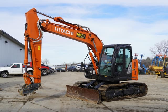 Image of Hitachi ZX135US-6 equipment image 4