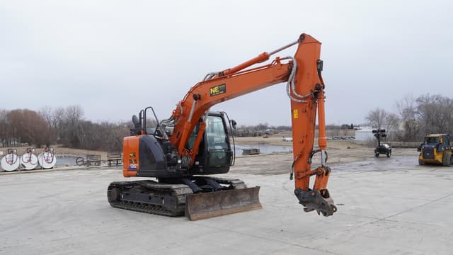 Image of Hitachi ZX135US-6 equipment image 4