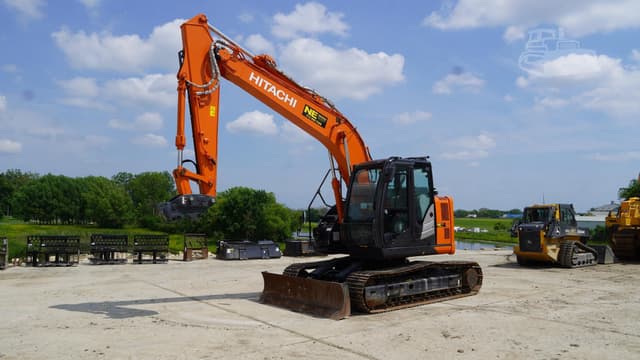 Image of Hitachi ZX135US-6 equipment image 3