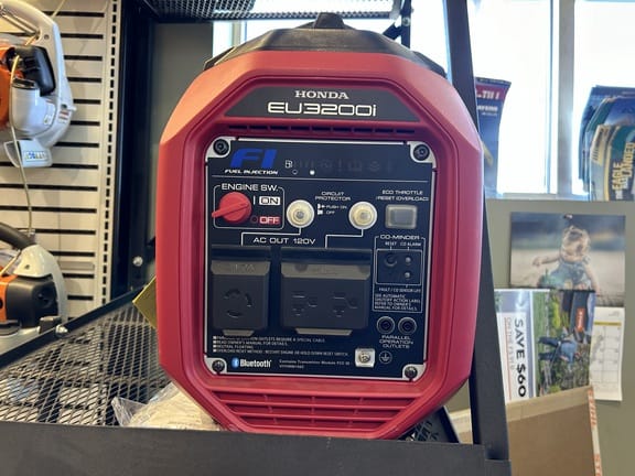 2023 Honda EU3200i Equipment Image0