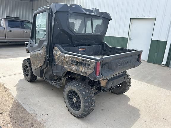 Image of Honda Pioneer 1000 equipment image 1