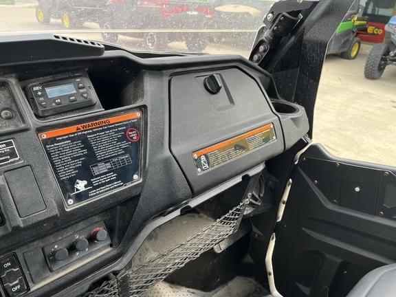 Image of Honda Pioneer 1000-6 equipment image 1