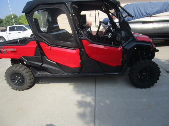 Main image Honda Pioneer 1000-5