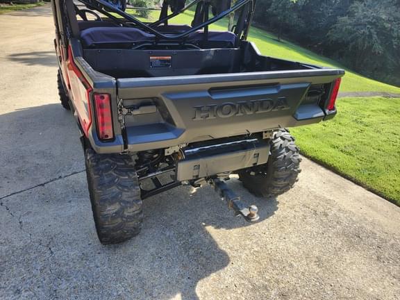 Image of Honda Pioneer 1000 equipment image 3