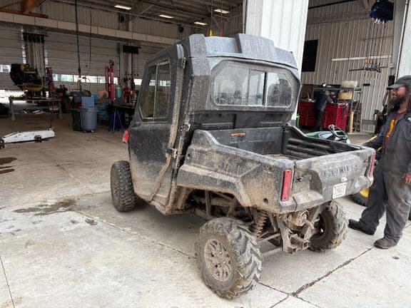 Image of Honda SXS700 equipment image 2