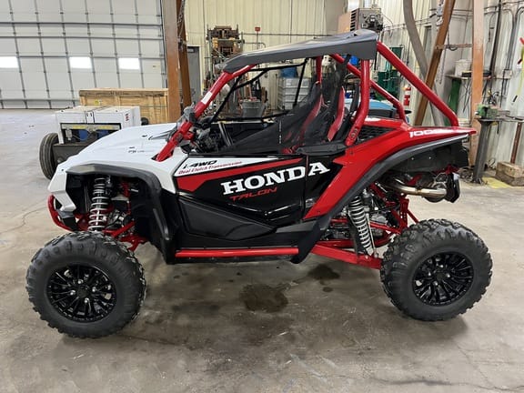 2023 Honda Talon 1000R FOX Live Valve Equipment Image0