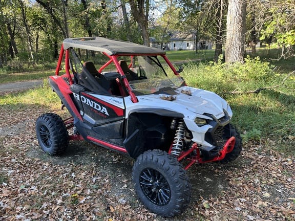 2023 Honda Talon 1000R FOX Live Valve Equipment Image0