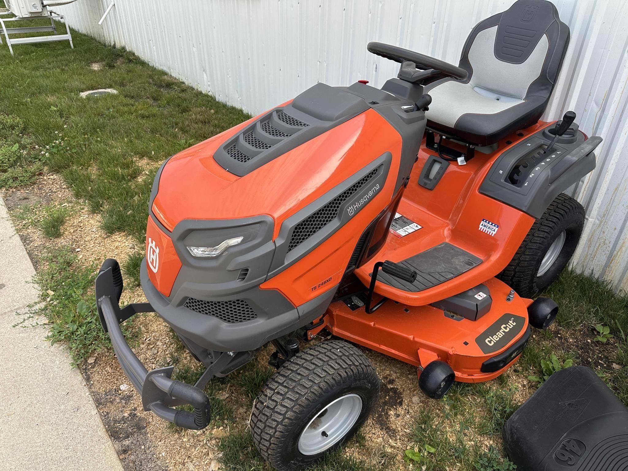 2023 Husqvarna TS248XD Image