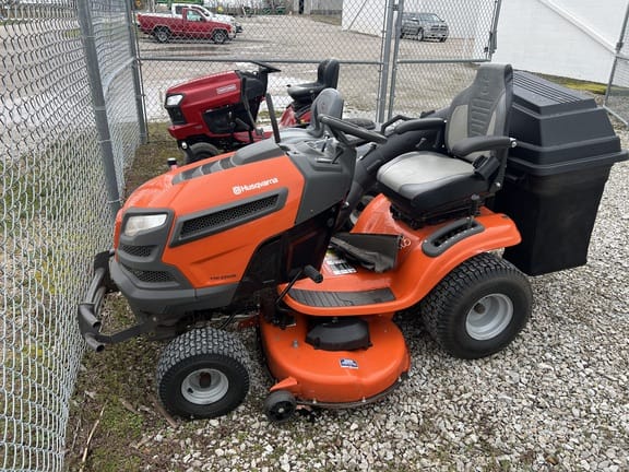 Main image Husqvarna YTH22V46