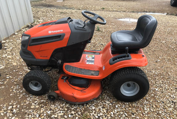 Image of Husqvarna YTH22V46 Primary image