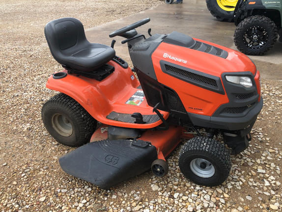 Image of Husqvarna YTH22V46 equipment image 3